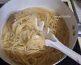 Foto langkah ke 1 dari resep 361. Creamy Garlic Prawn Pasta.