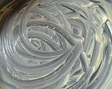A picture of step 1 of Cheesy pie pan tuna.