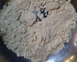 A picture of step 5 of Yoghurt Balls with Green Dip.