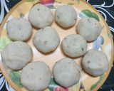 A picture of step 4 of Sooji Kakara Pitha.