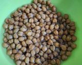 A picture of step 1 of Mosambi chana masala.