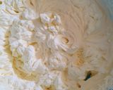 Pas rețetă Tort cu fructe de pădure, cremă mascarpone și frișcă 5 fotografie