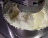 A picture of step 1 of BLT Cheese Spread.