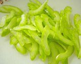A picture of step 1 of Anchovy and Celery Pasta.
