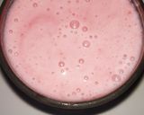 A picture of step 3 of Strawberry milkshake.