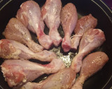 Foto del paso 1 de la receta: Jamoncitos de pollo en salsa de cebolla