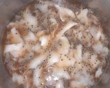 Foto langkah ke 2 dari resep Es Kelapa Muda Gula Aren Selasih.