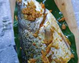 Gambar langkah 2 resipi Ikan Siakap Daun Kunyit Bakar.
