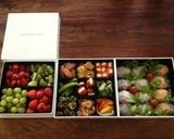 A picture of step 4 of DEAN&DELUCA 3-Tier Bento Box for Flower Viewing.