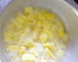A picture of step 2 of Mashed potatoes.