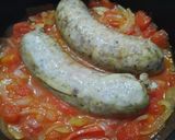 Foto del paso 4 de la receta: Chorizos con morrón, tomate y cebolla