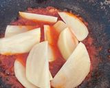 Gambar langkah 3 resipi Sambal Sardin Kentang.