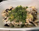 Une image de l'étape 9 de Champignons de Paris sautés à l’ail, oignon doux et coriandre fraîche.
