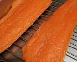 Une image de l'étape 1 de Saumon gravlax, chantilly au baies roses et aneth.