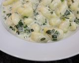 Foto del paso 7 de la receta: Ñoquis en crema liviana de verdeo