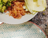 Foto del paso 3 de la receta: Tartar de salmón ahumado con frutas varias