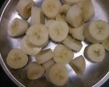 A picture of step 1 of Banana shake.