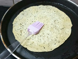 ચીઝ મસાલા પાપડ (Cheese Masala Papad Recipe In Gujarati)