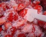 A picture of step 2 of Strawberry Jelly.