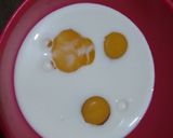 Foto langkah ke 2 dari resep Telur Susu Keju Dadar.