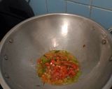 Foto langkah ke 2 dari resep Nasi Tim Ayam Telur.