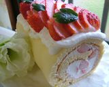 A picture of step 10 of Fresh Strawberry Cream Roll Cake.
