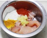 A picture of step 1 of Chicken pulao.