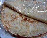 A picture of step 3 of Crepe icecream.
