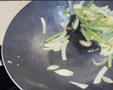 Foto del paso 2 de la receta: Pollo y verduras con kimchi