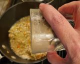 Foto del passaggio 2 della ricetta Risotto con spinaci e lardo