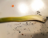 Foto del paso 3 de la receta: Calçots a la brasa 🔥🔥🔥 🟨🟥🟨🟥🟨🟥🟨🟥🟨