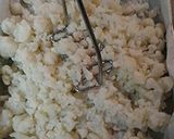 A picture of step 1 of Tomitio cauliflower and bacon pie.