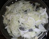 Foto del passaggio 2 della ricetta Frittatona di Cipolle
