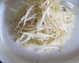 A picture of step 5 of Crispy Light Bean Sprouts and Crispy Browned Egg with Sweet Vinegar Sauce.