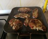 Foto del paso 8 de la receta: Filete de cerdo especiado con boniato paja