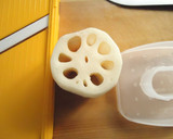 A picture of step 1 of Crispy Pickled Lotus Root.