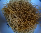A picture of step 1 of Nagasaki Sara Udon.