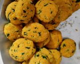 A picture of step 4 of Chana dal methi puri.