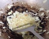Foto langkah ke 2 dari resep Omurice/omelet nasi goreng (#postingrame2_nasi).