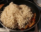 Foto del paso 5 de la receta: Fideos chinos-japoneses a la Jolge