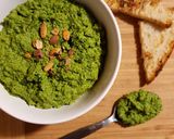 Spenót pesto medvehagymával és reteklevéllel recept fázis 3 fotója