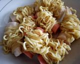 Foto langkah ke 9 dari resep Bekal Cihuy Si Kecil: noodles roll, potato cheese balls and yumyum salad 👦👧 (sosis otak-otak gulung mie, bola-bola kentang keju dan salad sayuran yumyum).