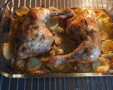 Foto del paso 11 de la receta: Cuartos traseros de pollo al horno con patatas panaderas