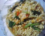 Foto langkah ke 4 dari resep Mie Instant Becek Hot.