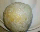 Hình bước làm 3 của món Xôi Bọc Trứng Muối