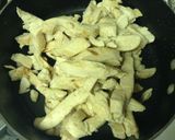 A picture of step 3 of Mini Bow tie Chicken And Spinach Tossed In A Red Mushroom Sauce.