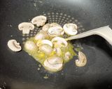 Foto langkah ke 2 dari resep Spaghetti Alfredo.