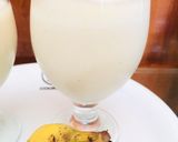 A picture of step 3 of Banana Shake.
