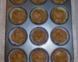 A picture of step 4 of Easy Pumpkin Muffins.