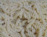 A picture of step 2 of Pasta jalfrezi fries.